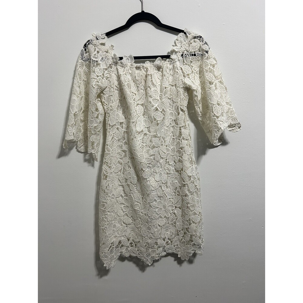 ASTR The Label White Lace Off-Shoulder Dress Women’s M – Floral Crochet Overlay